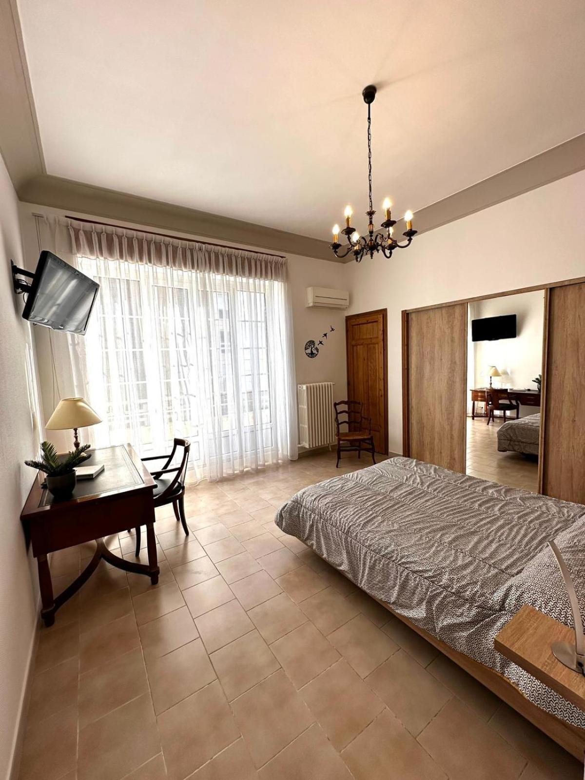 Appartement 4 A 8 Personnes, Spacieux De Standing Classe 4 Etoiles Nîmes Eksteriør billede